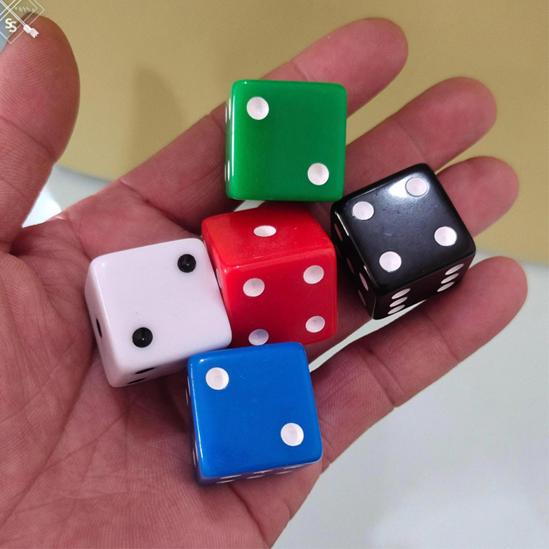 D6 Cubi di dadi quadrati 25MM  - Kids Early Education recensione e prezzo